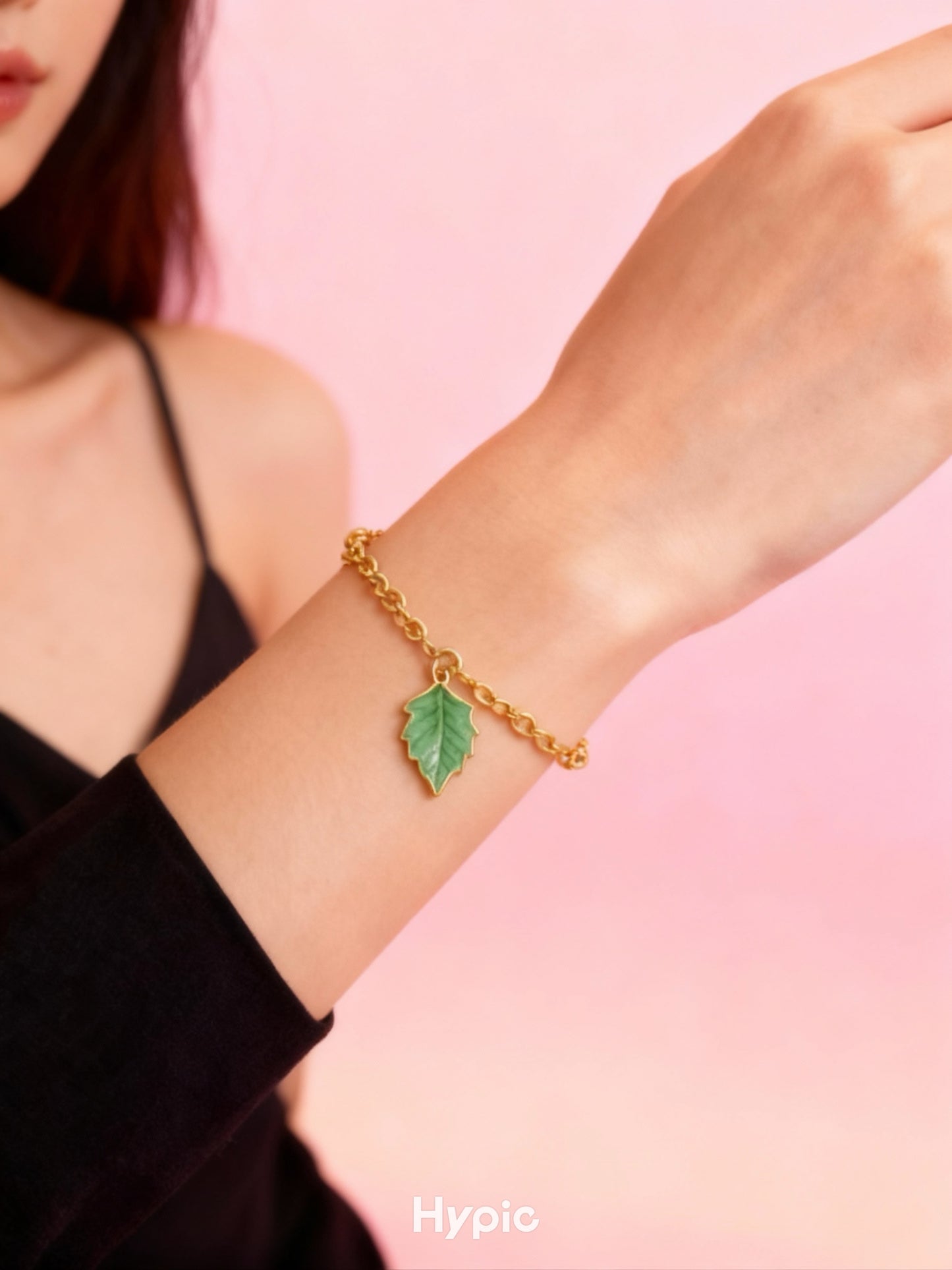 Bracelet charms in metal