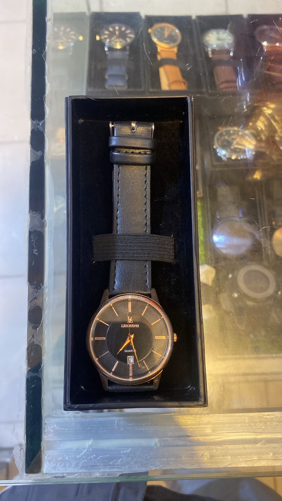 Elegant Men’s/Women’s Wrist Watch – Stylish Analog Timepiece