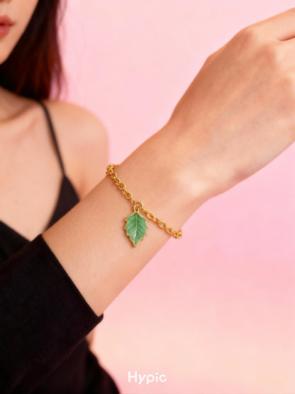 Bracelet charms in metal