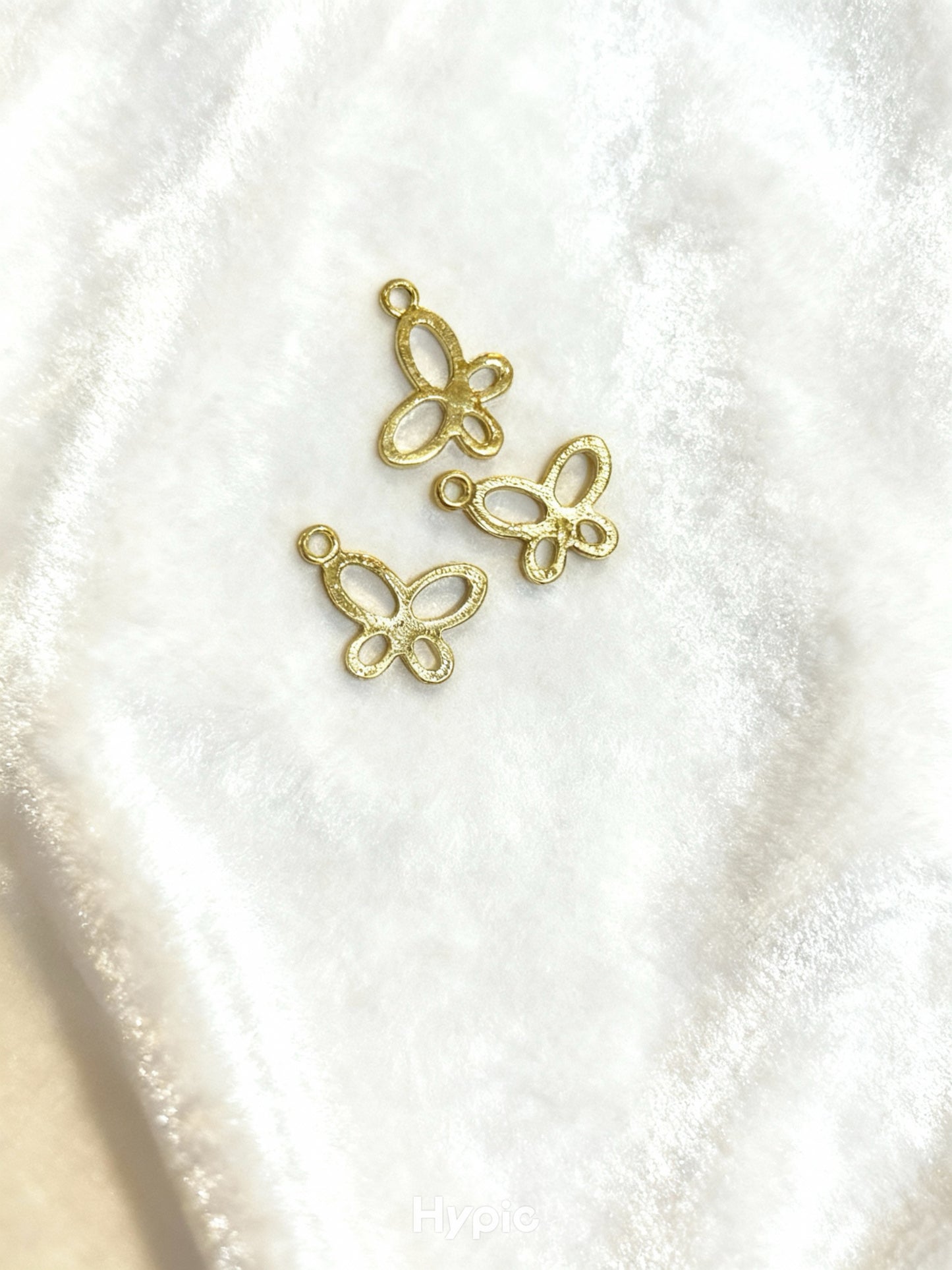 Bracelet charms in metal