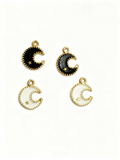 Bracelet charms in metal