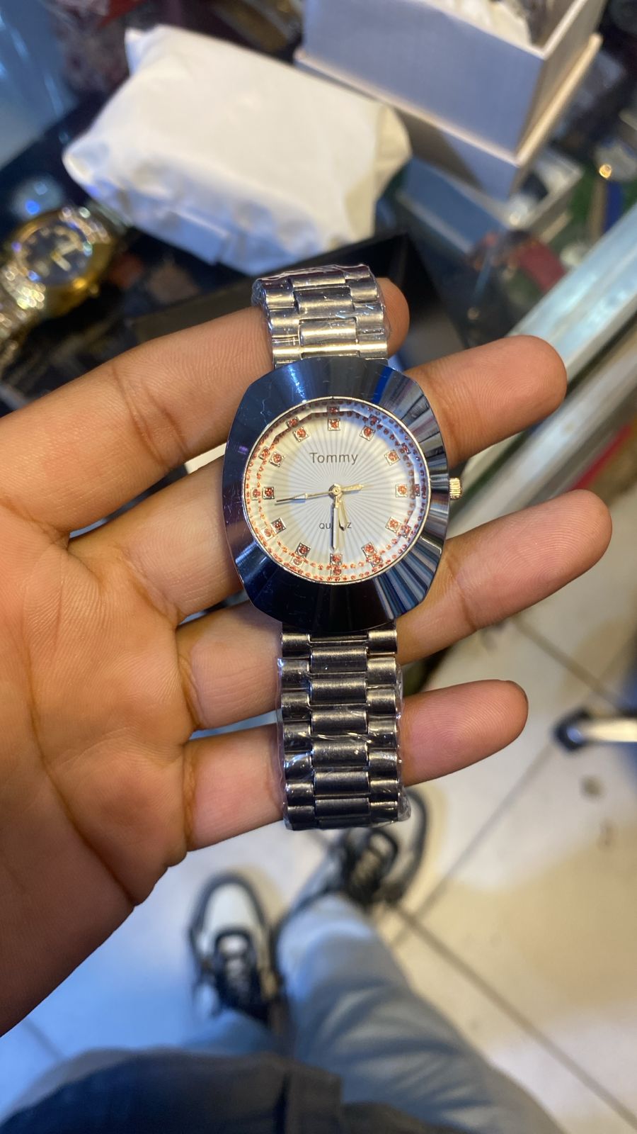 Tommy Hilfiger Men’s Silver Stainless Steel Analog Watch – Sleek Steel Strap Timepiece